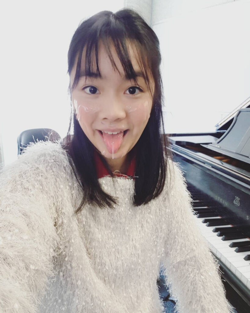 Fake – Tiffany Poon / tiffanypianist – Nude
