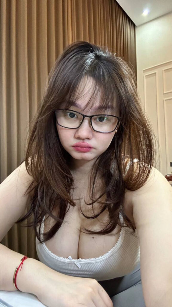 Instagram – T H I C C – Indonesian – Tokyovibes / initokyolagi – Nude