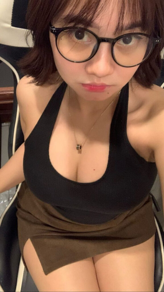 Instagram – T H I C C – Indonesian – Tokyovibes / initokyolagi – Nude