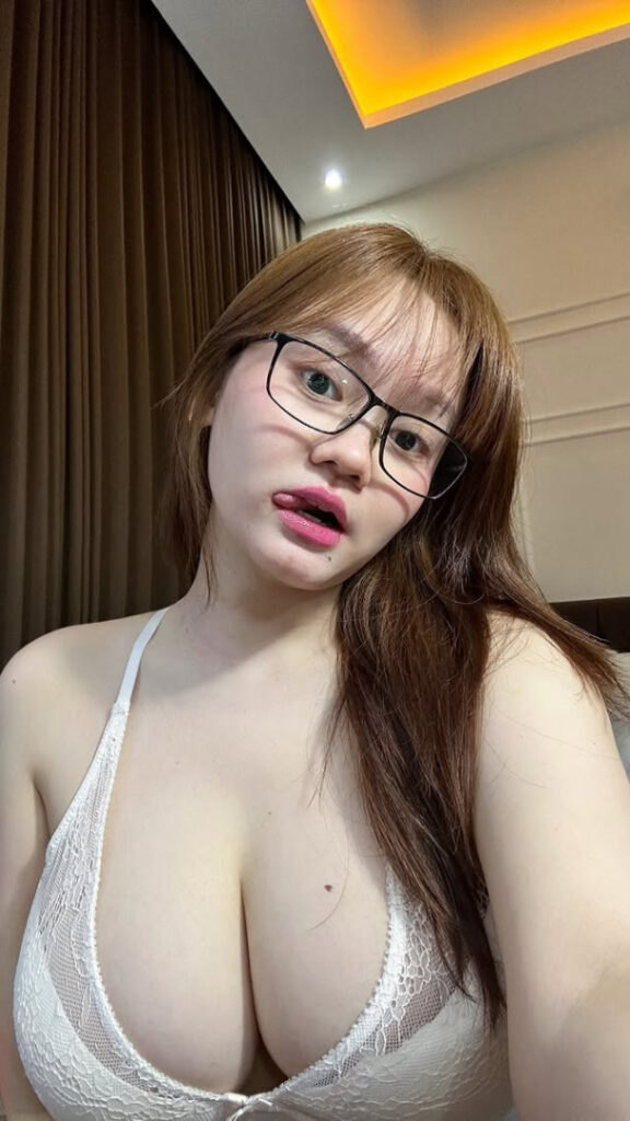 Instagram – T H I C C – Indonesian – Tokyovibes / initokyolagi – Nude