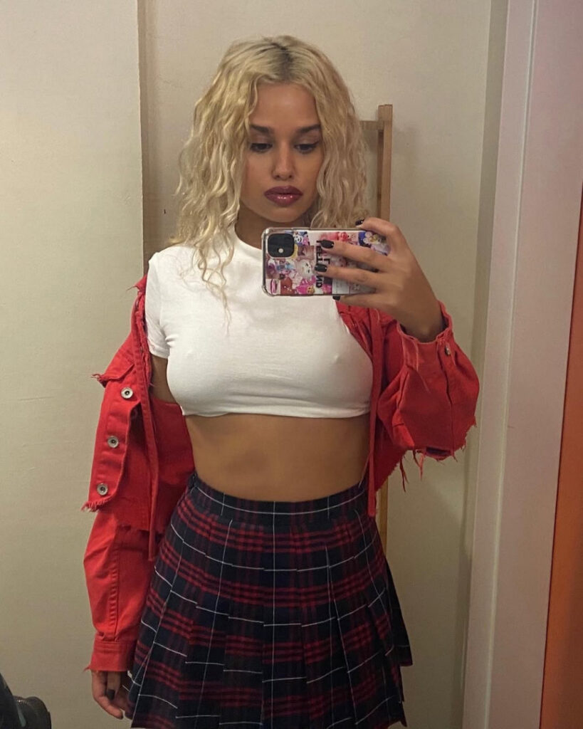 Instagram – Indian – Tommy Genesis – Nude Leaks