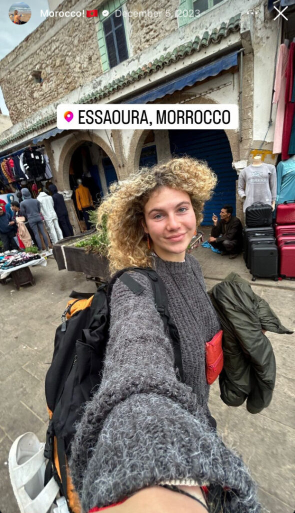 Instagram – travelingwithtals – Nude