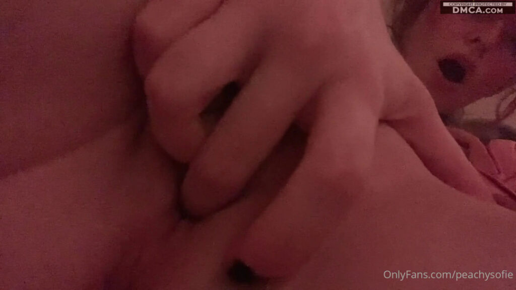 OnlyFans – Reddit – Petite – vampirebxnny / Peachysofie – Nude Leaks