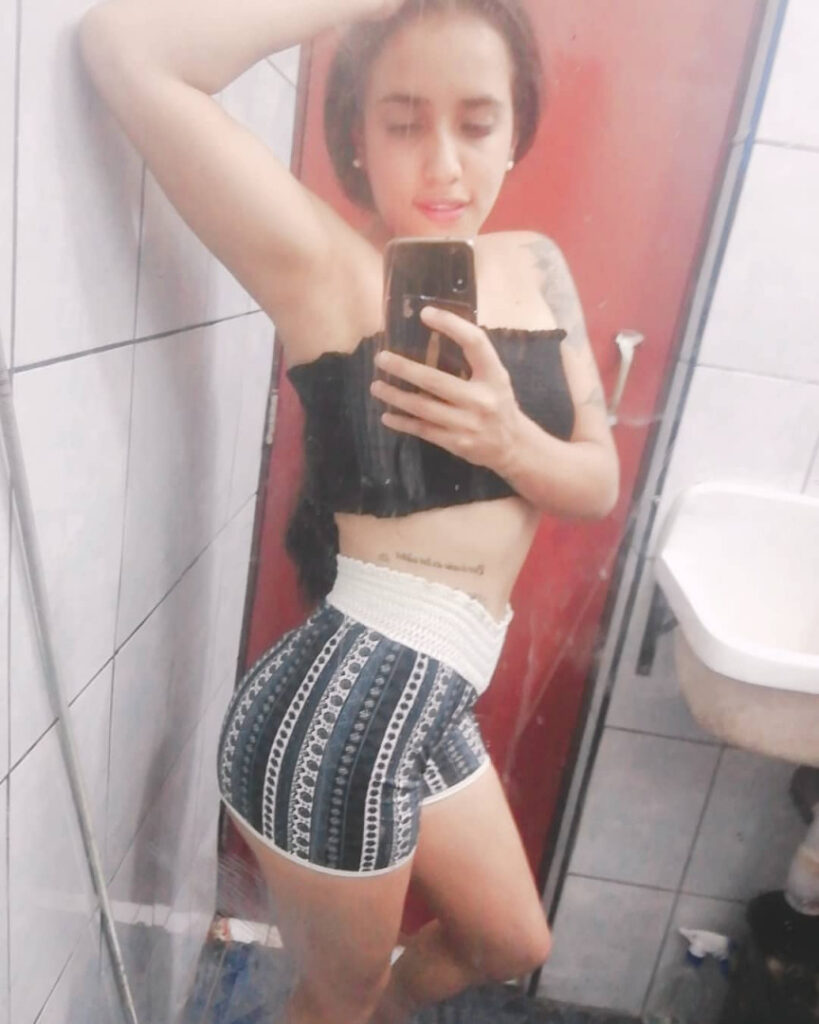 Instagram – Verónica Boyer – Nude