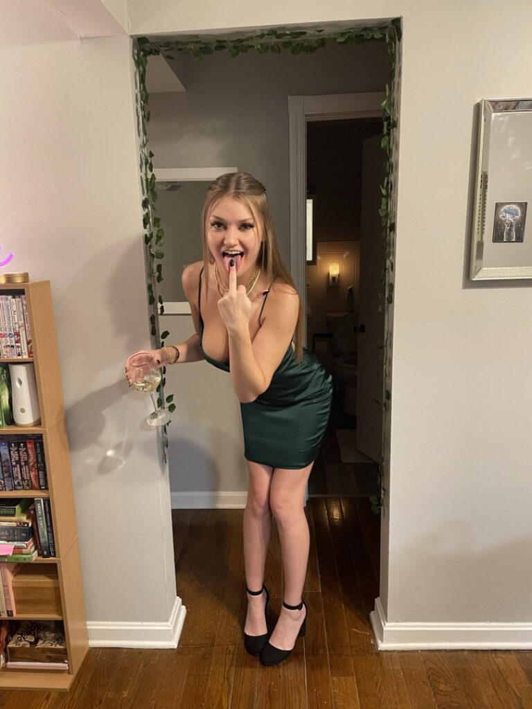 Instagram – ManyVids – Vixvenus / abby_parkk – Nude Leaks