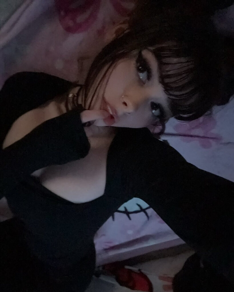 TikTok – Cosplay – Petite – vvlils – Nude Leaks