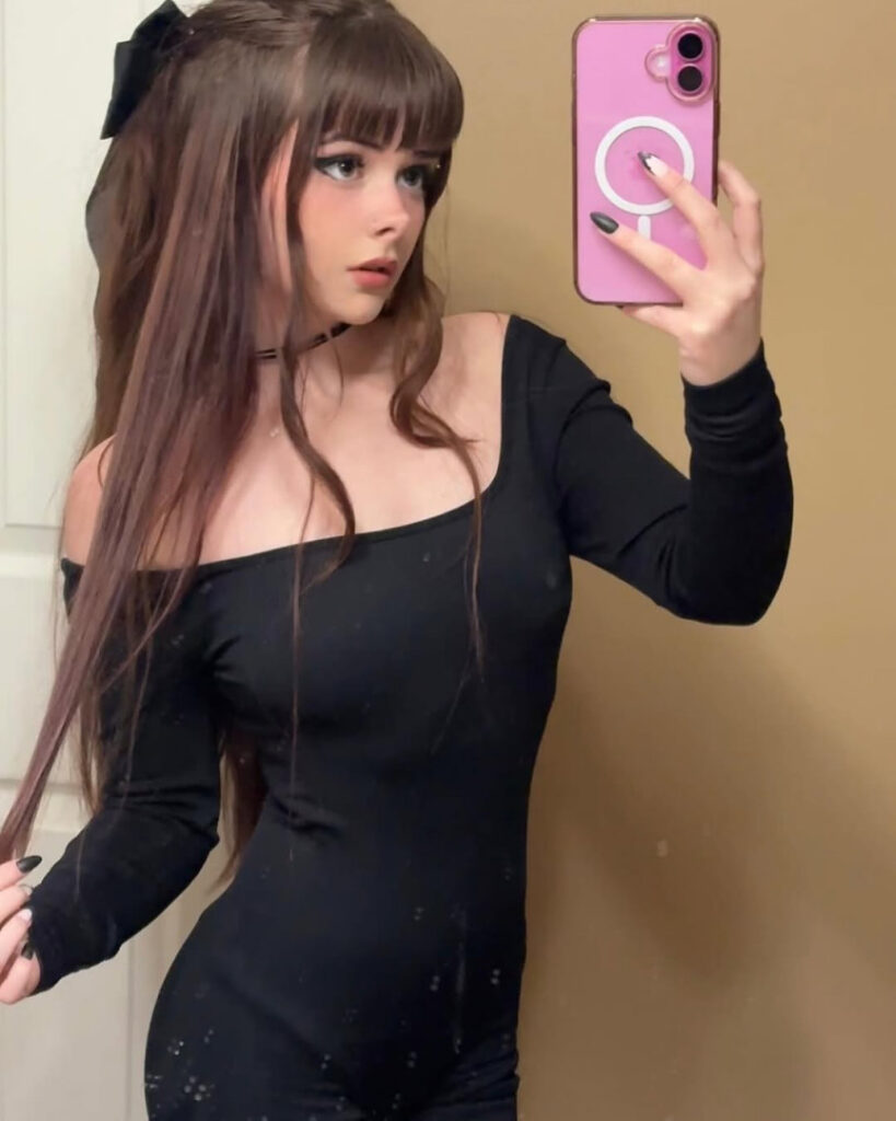 TikTok – Cosplay – Petite – vvlils – Nude Leaks