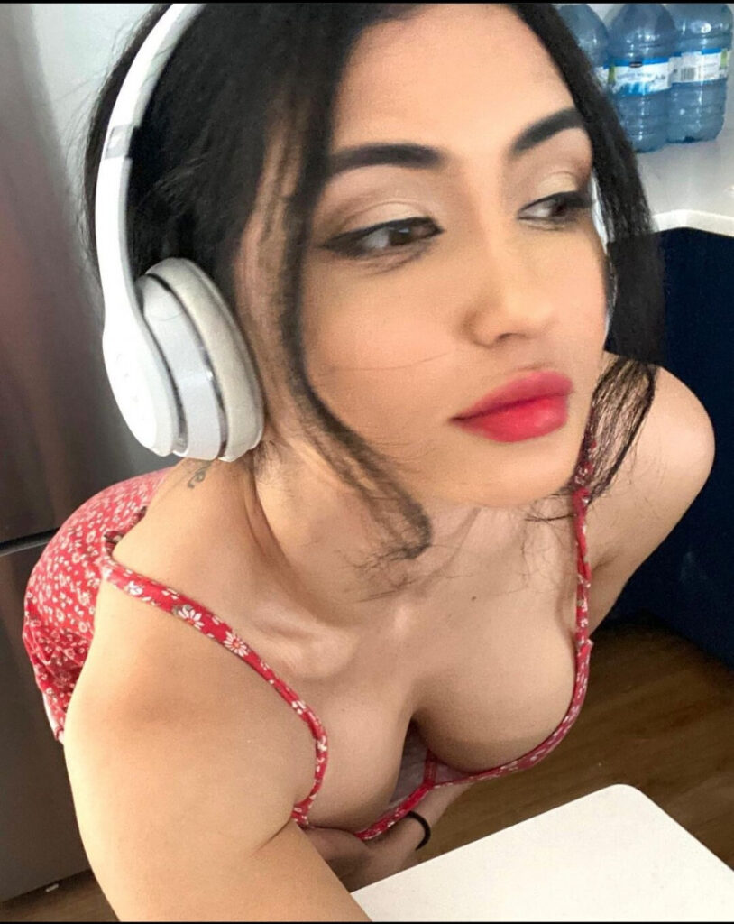 Instagram – Ziziplumb Kat_demarco_ – Nude