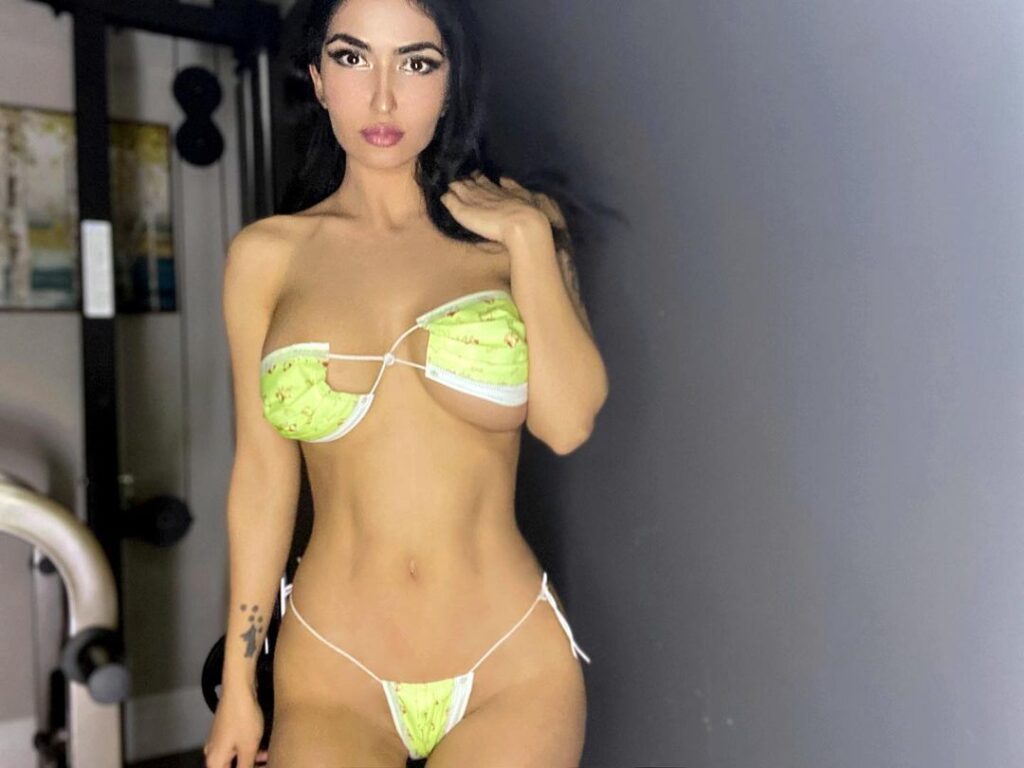 Instagram – Ziziplumb Kat_demarco_ – Nude