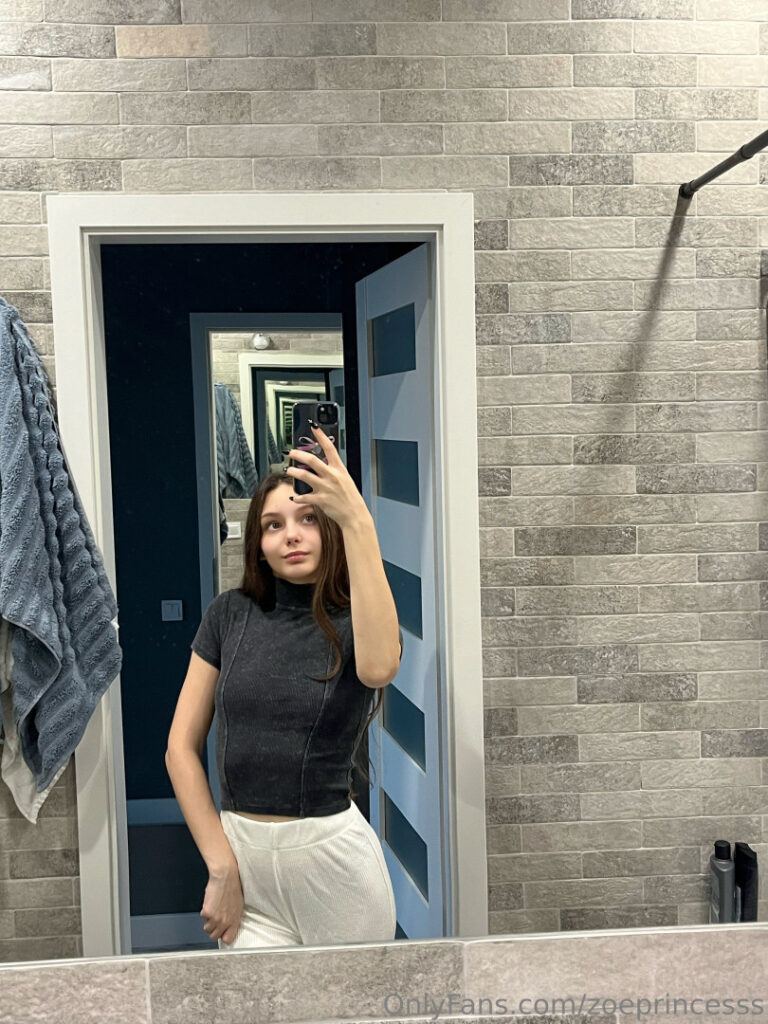 OnlyFans – Teen – zoeprincesss/zoeee_princess – Nude