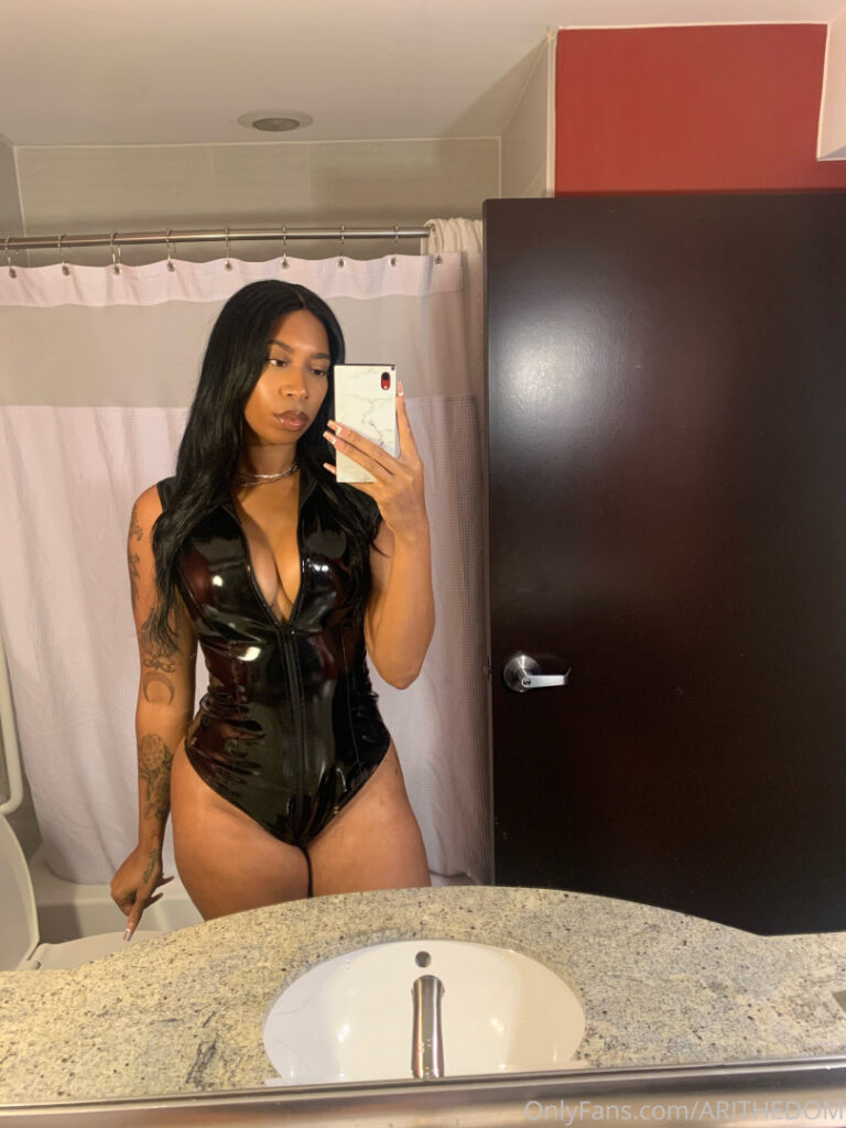 Aritheamazon / Ari T / Arrianathedomme / Ebony Kink Queen / The ebony amazon – Nude Leaks Onlyfans
