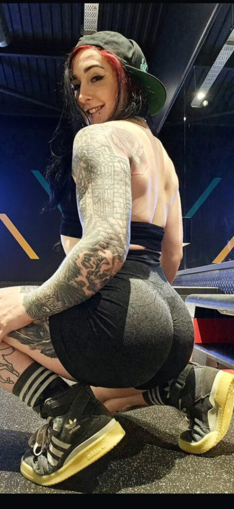 Goth muscle mommy / roxxymission – Nude Leaks Onlyfans