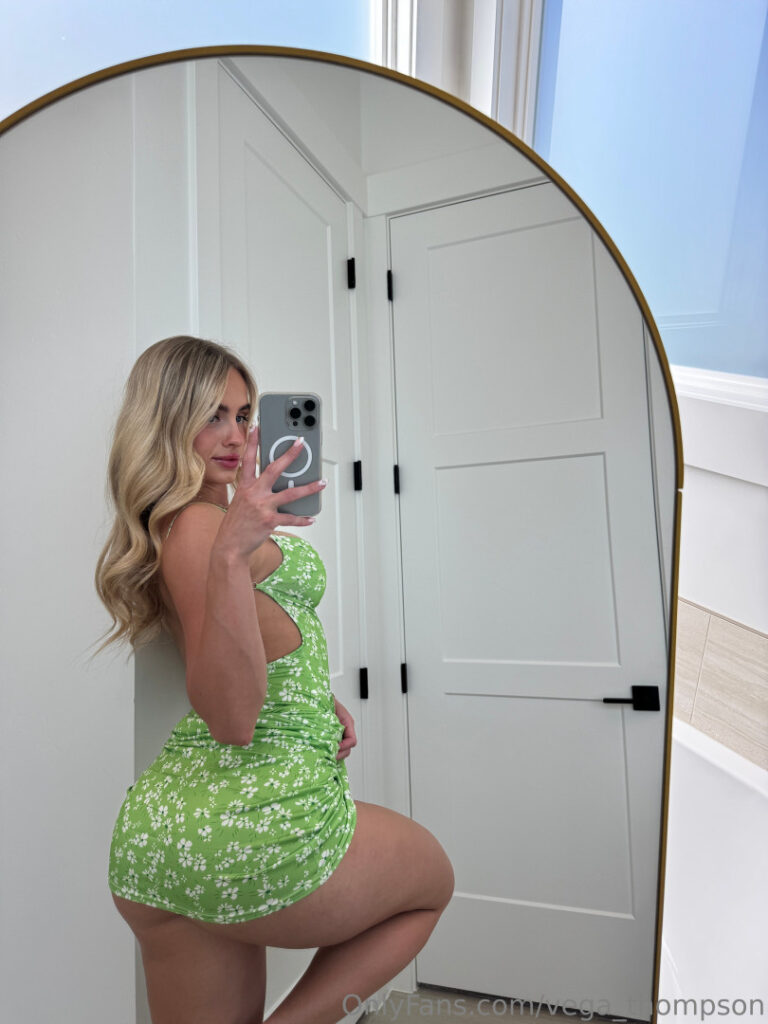 Vega Thompson – Nude Leaks Onlyfans