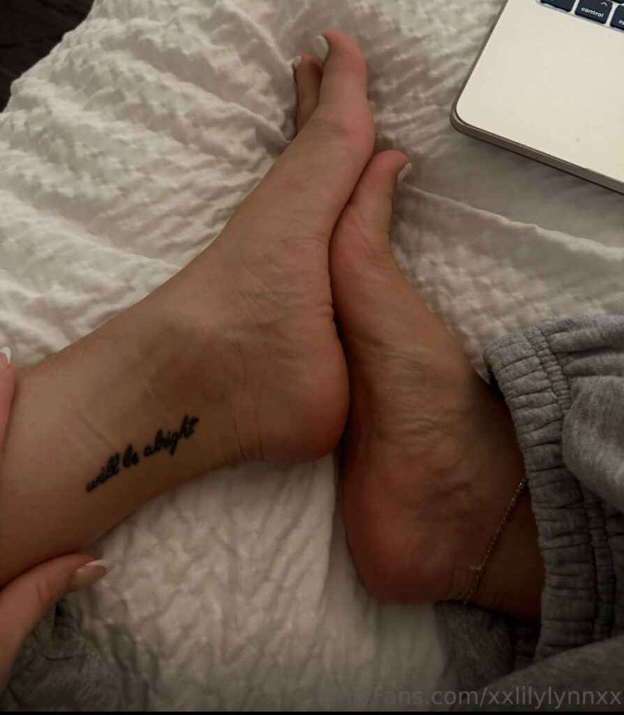 xxsarabrooksxx | sarabrooks444 | xxlilylynnxx – Nude Leaks Onlyfans