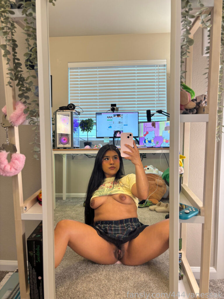 444Vanessa / Vanessak_2004 – Nude Leaks Onlyfans