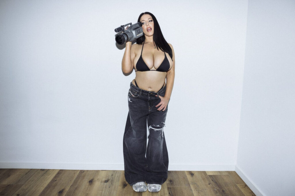 Angela White – Nude Leaks Onlyfans