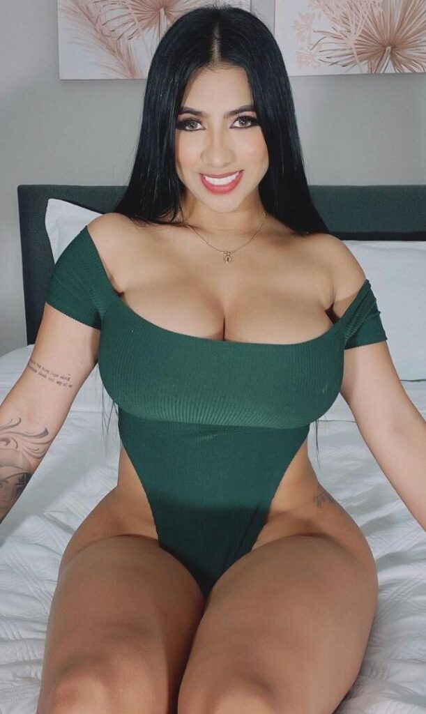 bellagalindo / Bella Torres – Nude Leaks Onlyfans