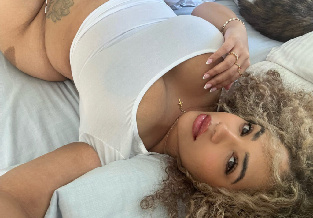 Chaoticwithak – Nude Leaks Onlyfans