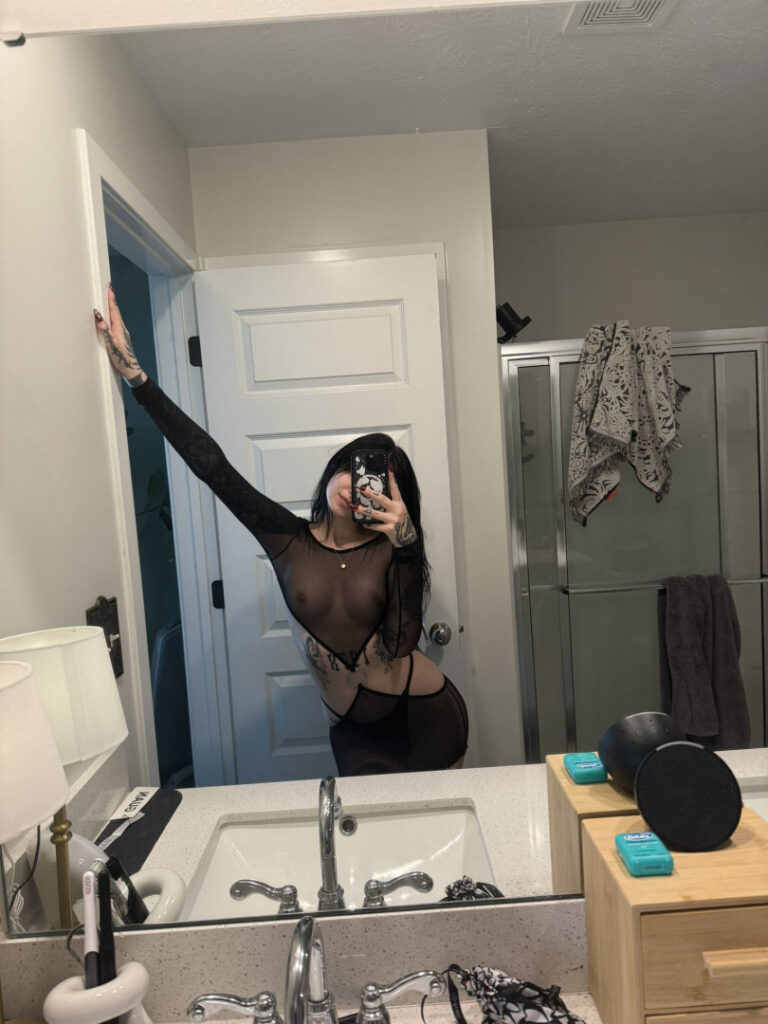 Claire Estabrook – Plurrrkittyy – Lilmoonbbyy – Nonsalemwitch – Nude Leaks Onlyfans