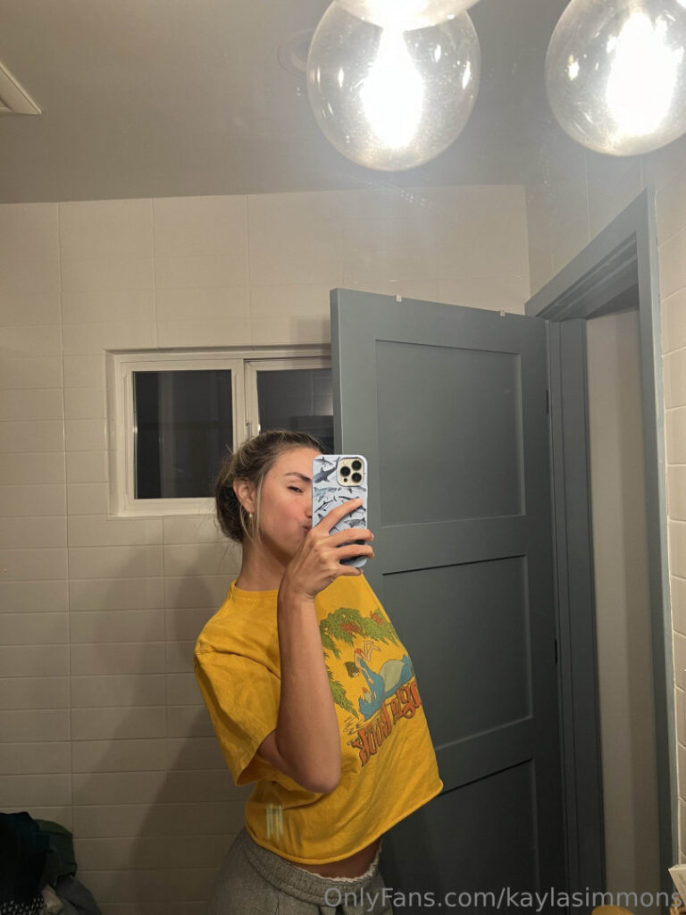 Kayla Simmons – Nude Leaks Onlyfans