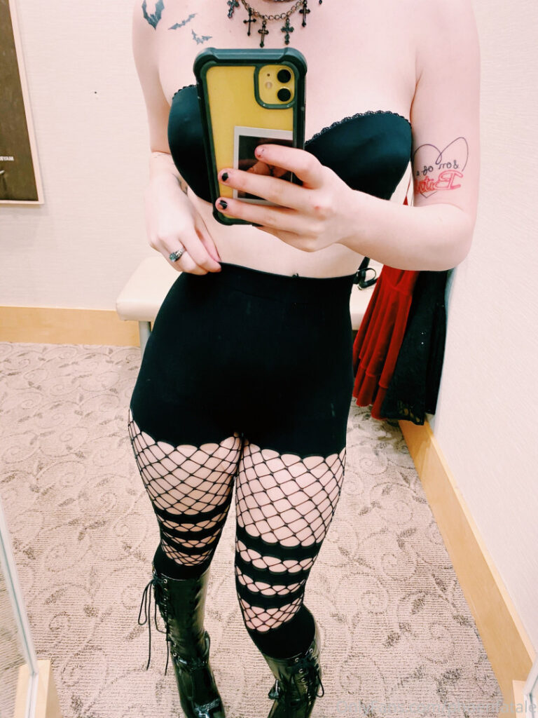 Phoenfatale | Vampiriczlut – Nude Leaks Onlyfans