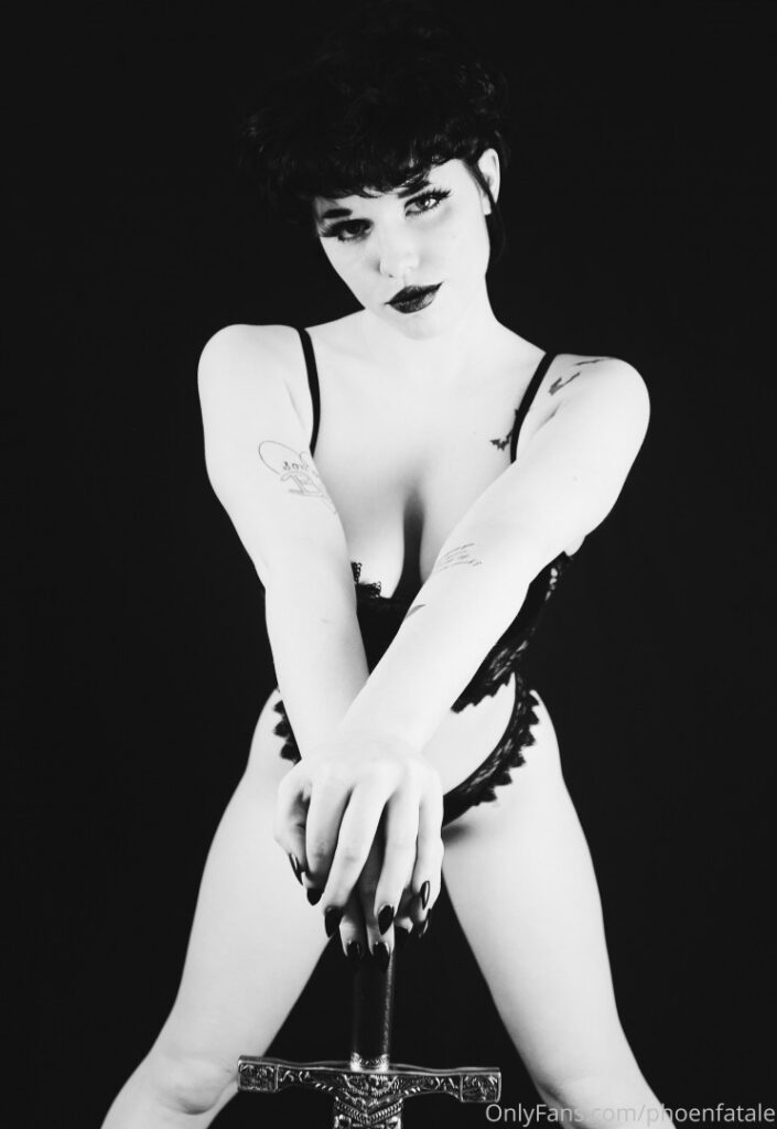 Phoenfatale | Vampiriczlut – Nude Leaks Onlyfans