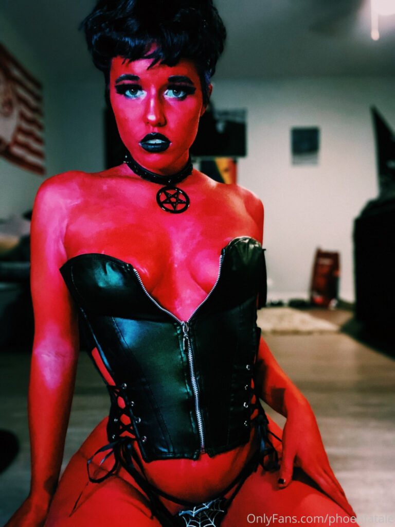 Phoenfatale | Vampiriczlut – Nude Leaks Onlyfans