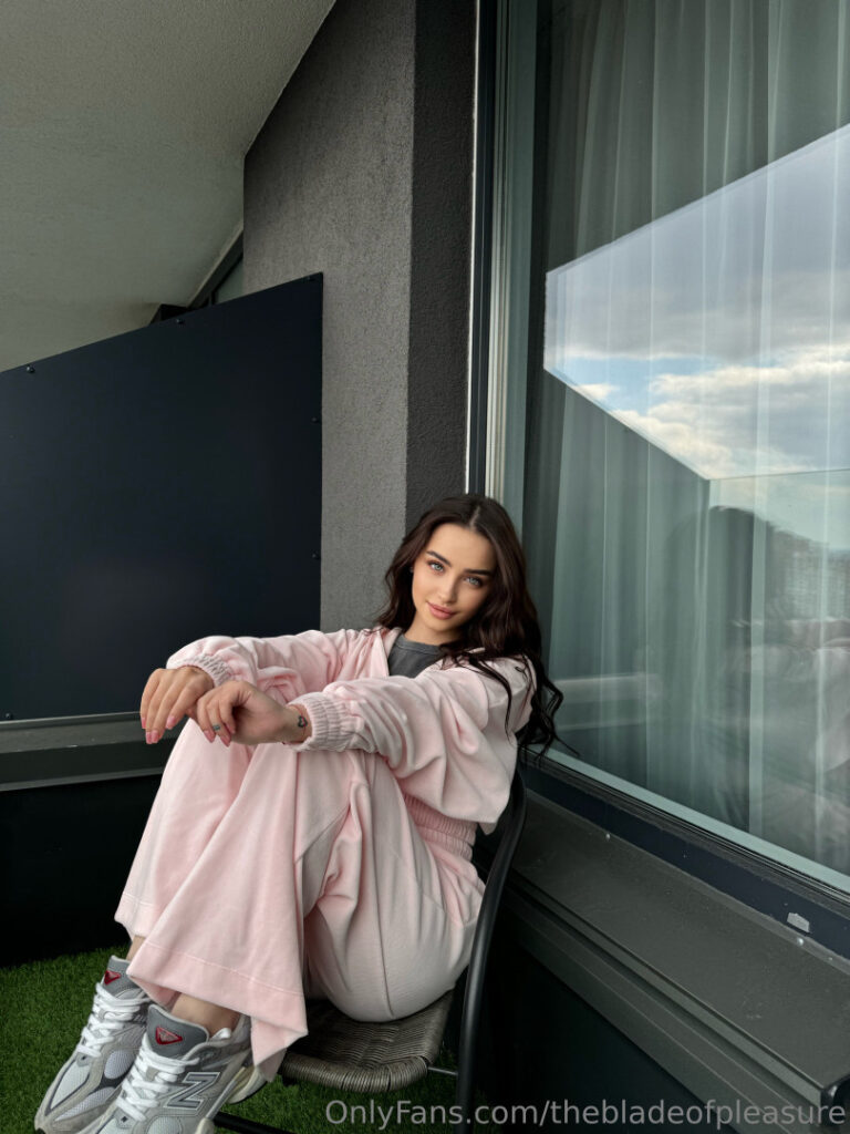 Poison of love / thebladeofpleasure – Nude Leaks Onlyfans