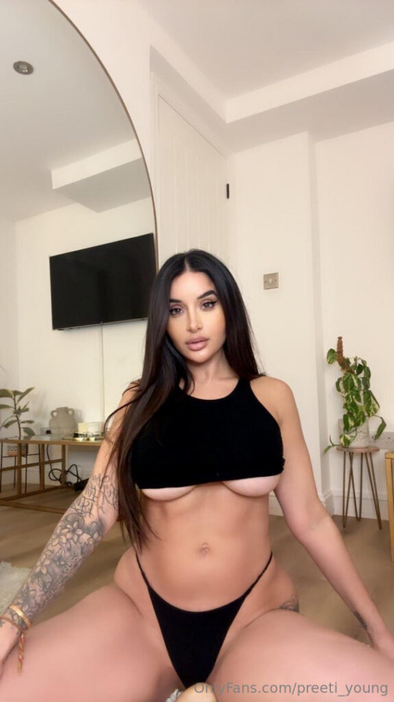 Preeti and Priya Indian Twins – Nude Leaks Onlyfans