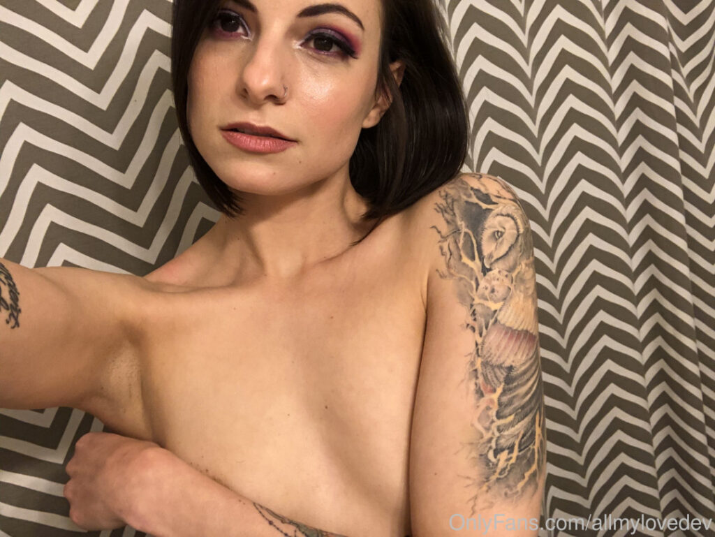 theneonharlot / Dev Marie – Nude Leaks Onlyfans