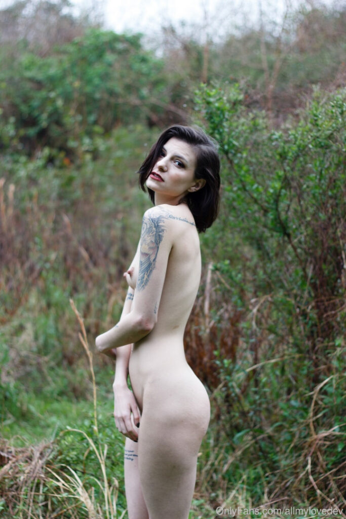 theneonharlot / Dev Marie – Nude Leaks Onlyfans