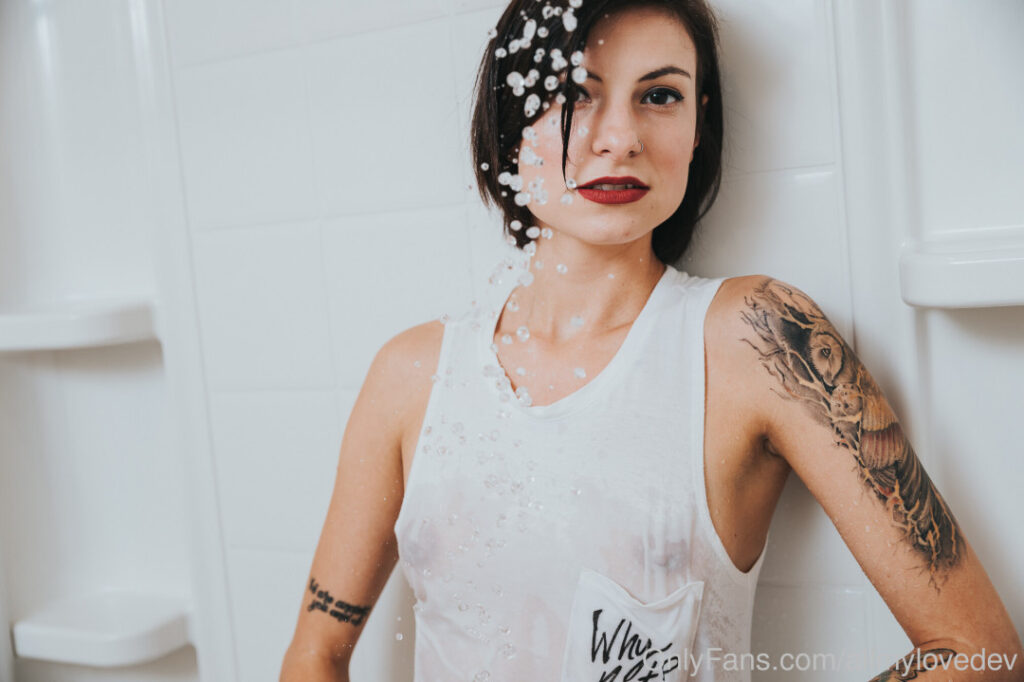 theneonharlot / Dev Marie – Nude Leaks Onlyfans